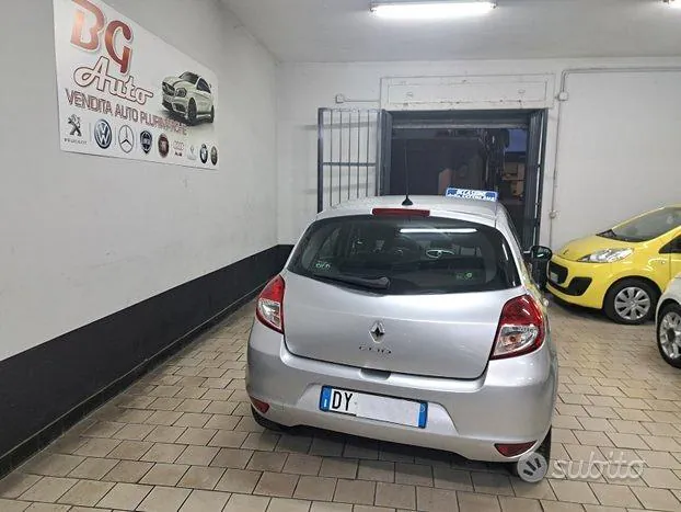 Renault Clio 2009 photo 5