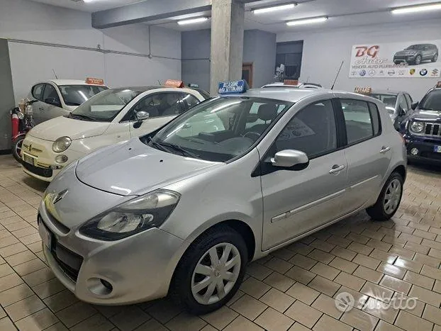 Renault Clio 2009 photo 3