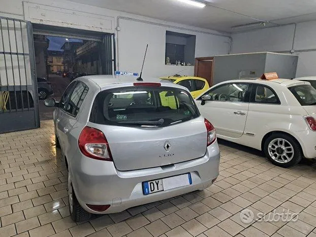 Renault Clio 2009 photo 4