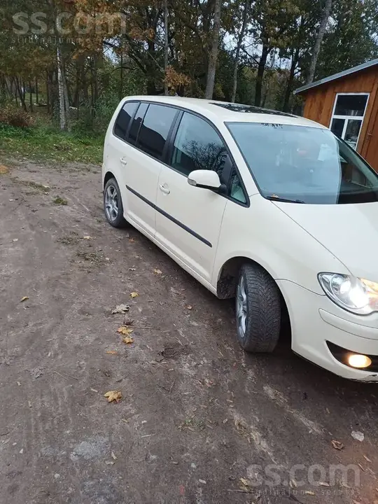 Volkswagen Touran 2007 photo 2