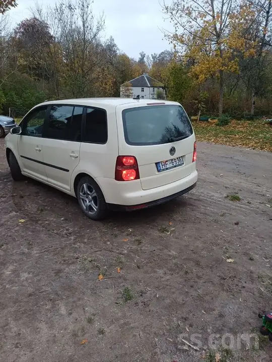 Volkswagen Touran 2007 photo 4