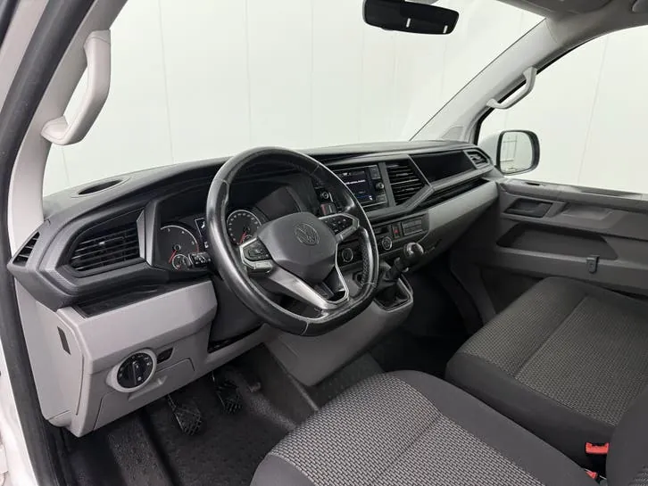 Volkswagen Transporter 2023 photo 3