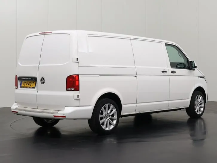 Volkswagen Transporter 2023 photo 2