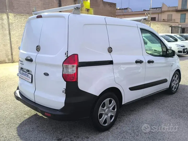 Ford Transit Courier 2020 photo 4