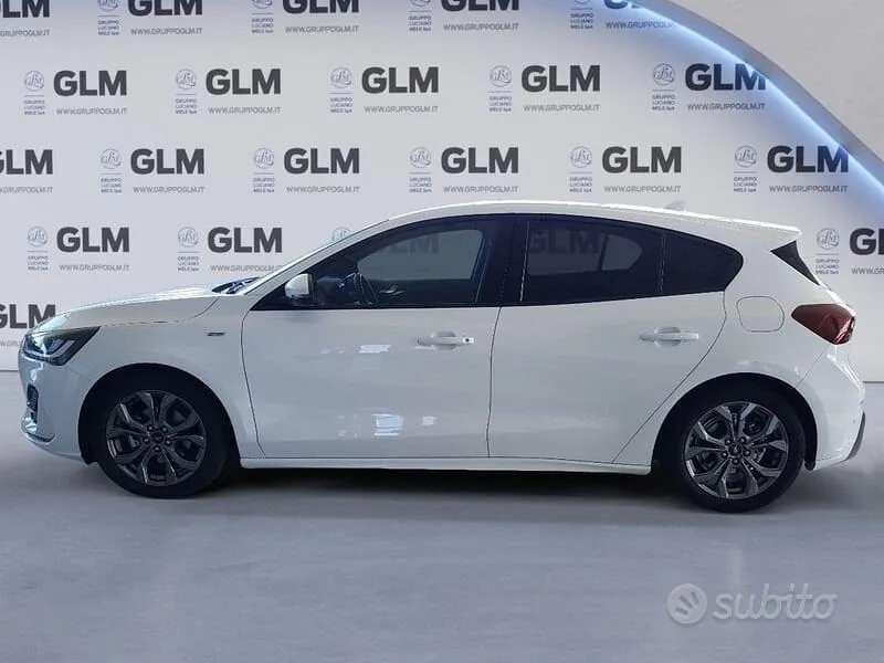 Ford Focus 2025 photo 2