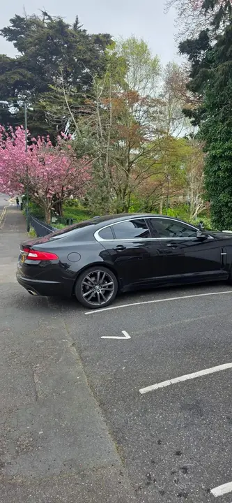 Jaguar Xf 2011 photo 2