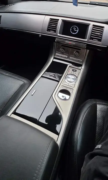 Jaguar Xf 2011 photo 4