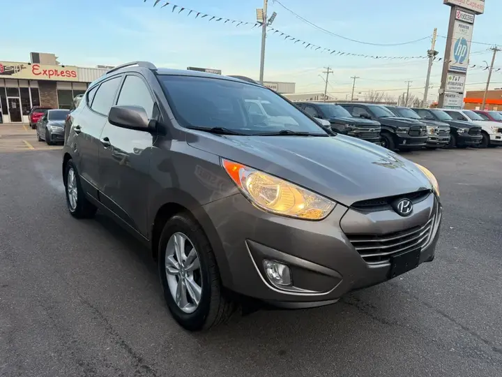 Hyundai Tucson 2012 photo 3