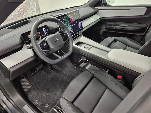 Polestar 4 2025 photo 2