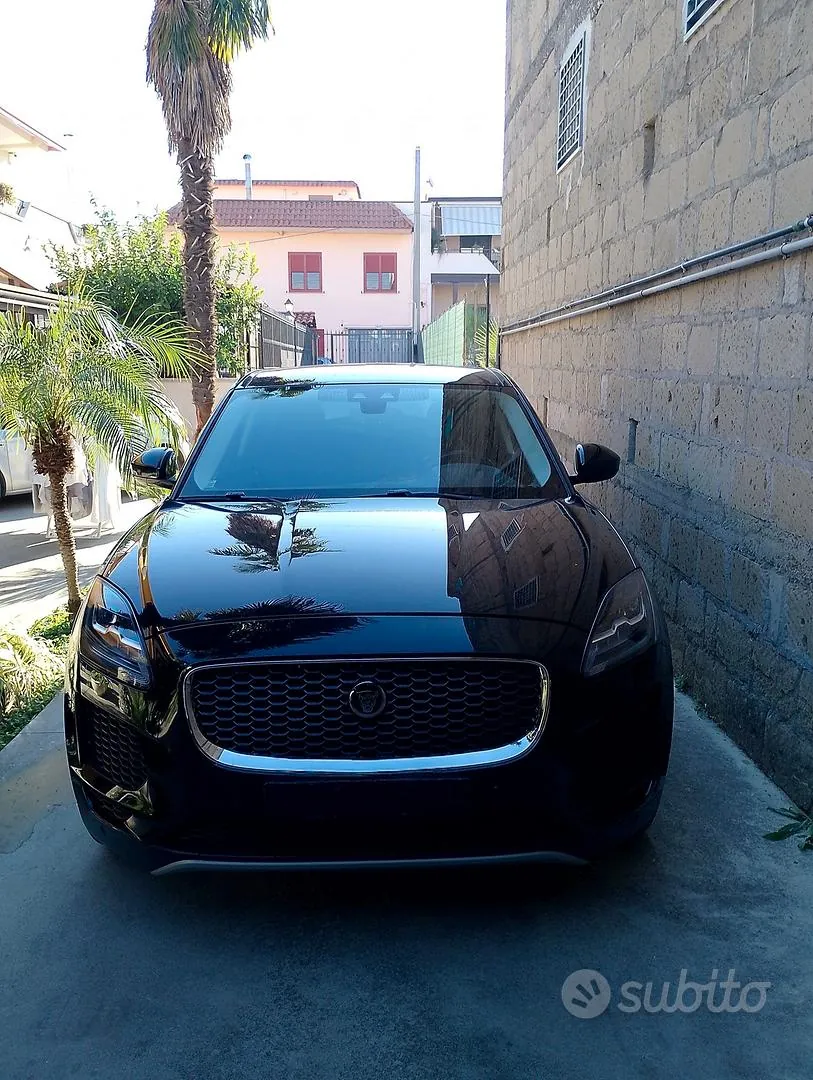 Jaguar E-Pace 2018 photo 2