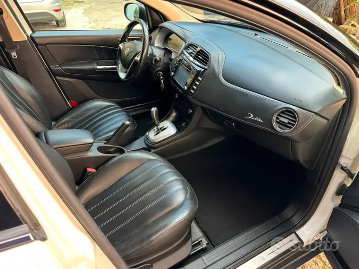 Lancia Delta 2012 photo 5