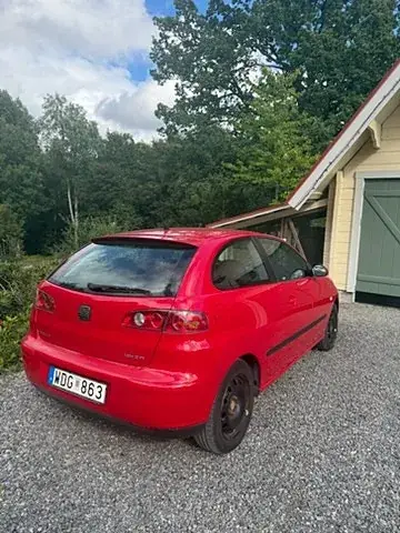 Seat Ibiza 2005 photo 2