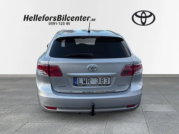 Toyota Avensis 2011 photo 4