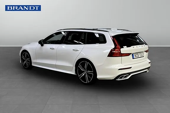 Volvo V60 2019 photo 2
