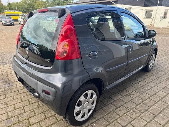 Peugeot 107 2010 photo 5