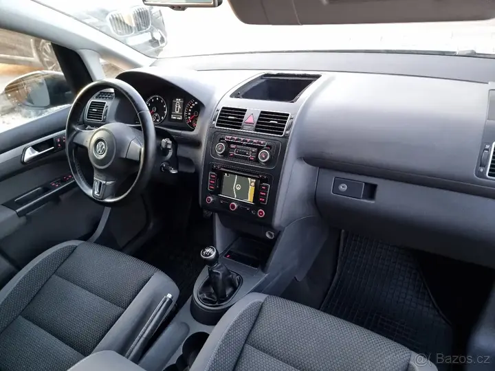 Volkswagen Touran 2023 photo 3
