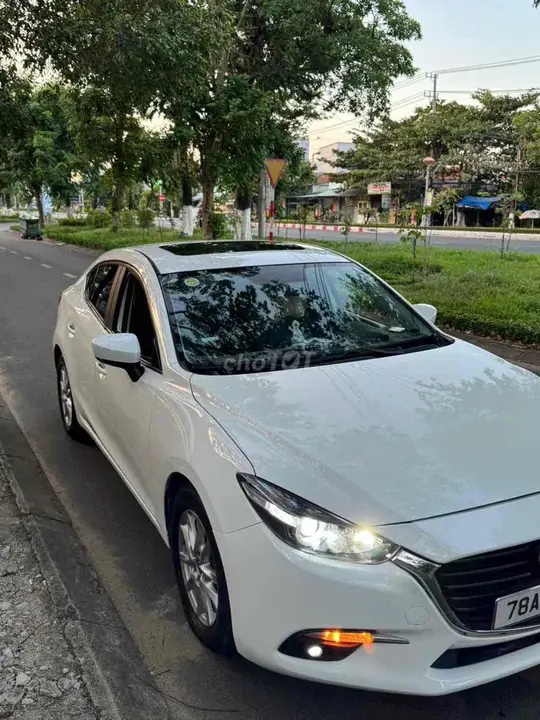 Mazda 3 2018 photo 2