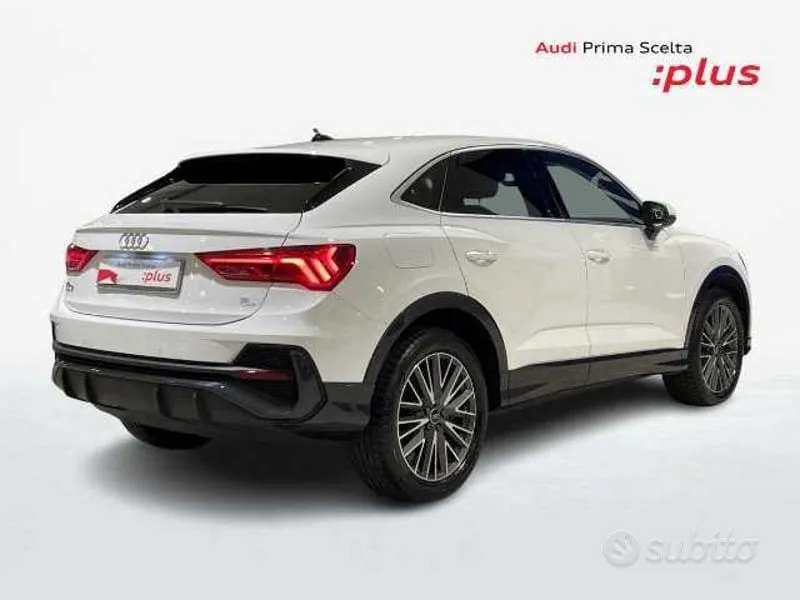 Audi Q3 2021 photo 2