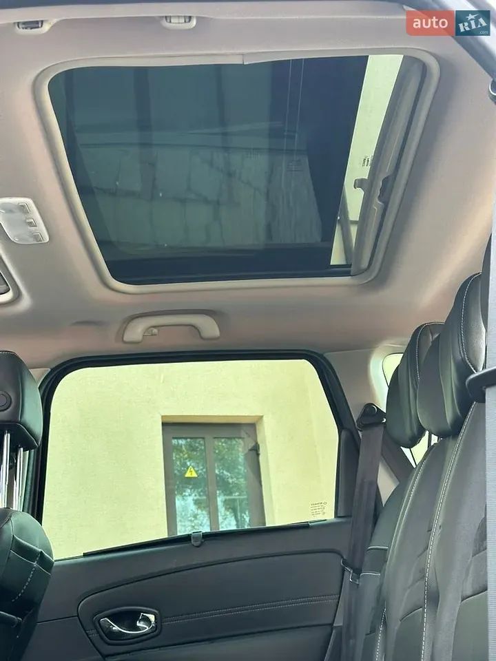 Renault Grand Scenic 2015 photo 3