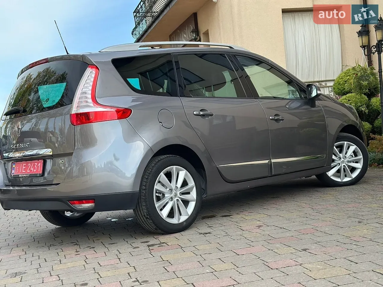 Renault Grand Scenic 2015 photo 2