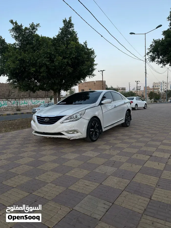 Hyundai Sonata 2012 photo 2