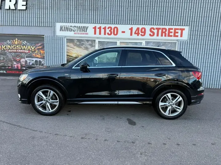 Audi Q3 2019 photo 2