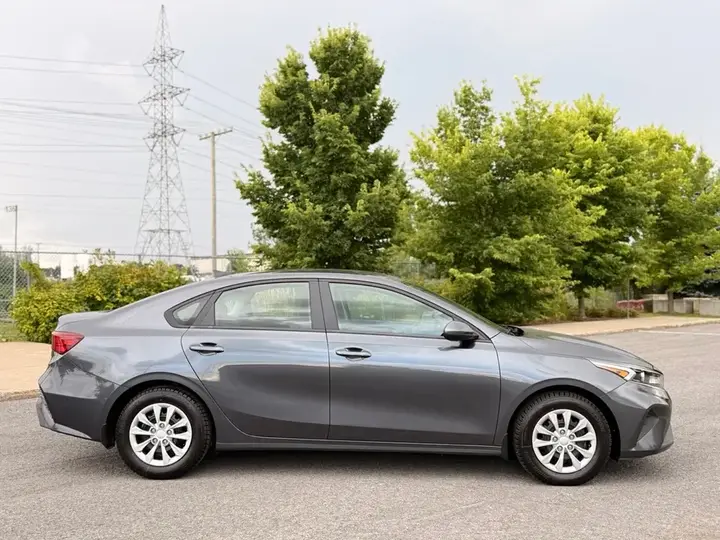 Kia Forte 2023 photo 2