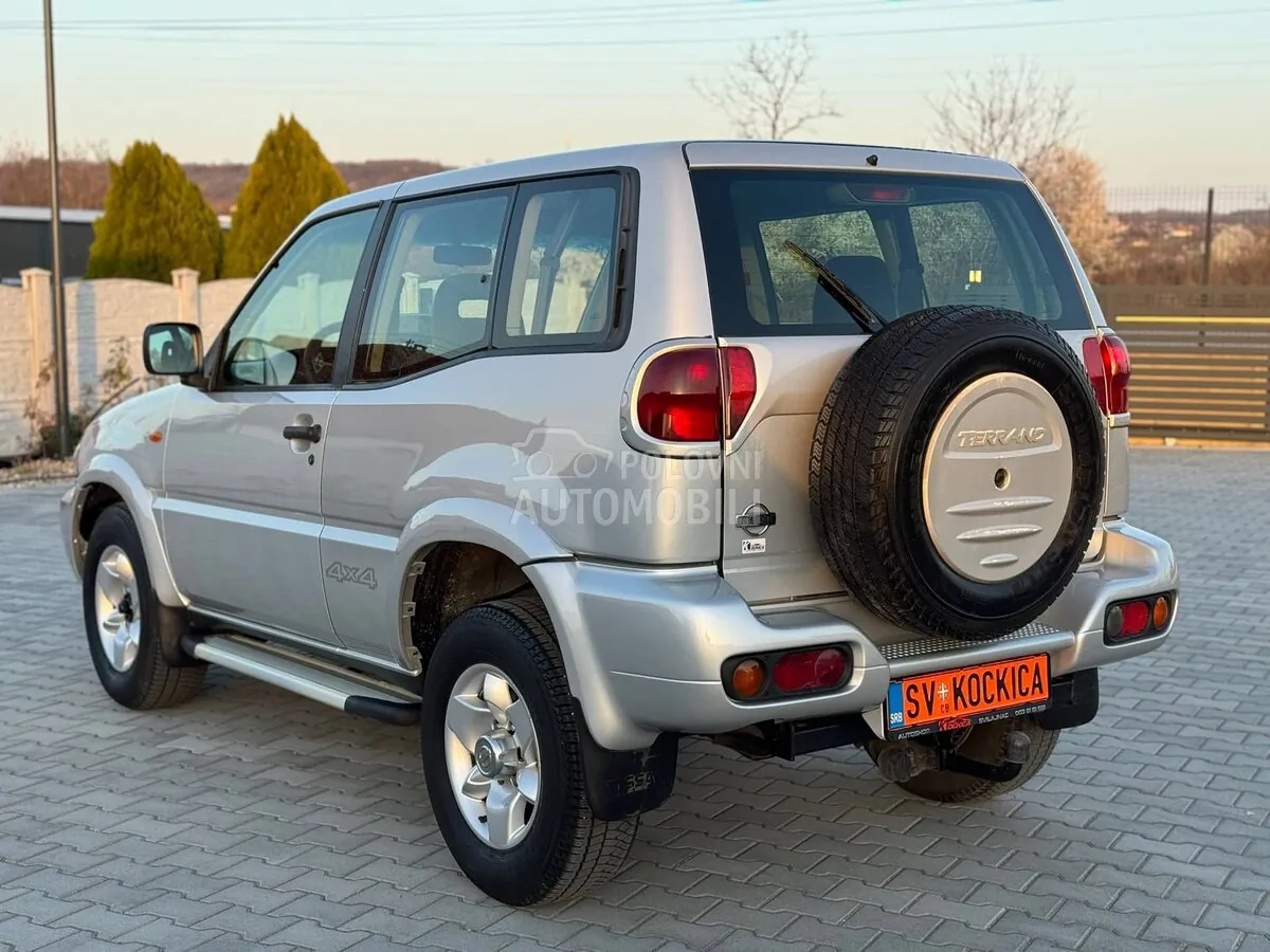 Nissan Terrano 2002 photo 4