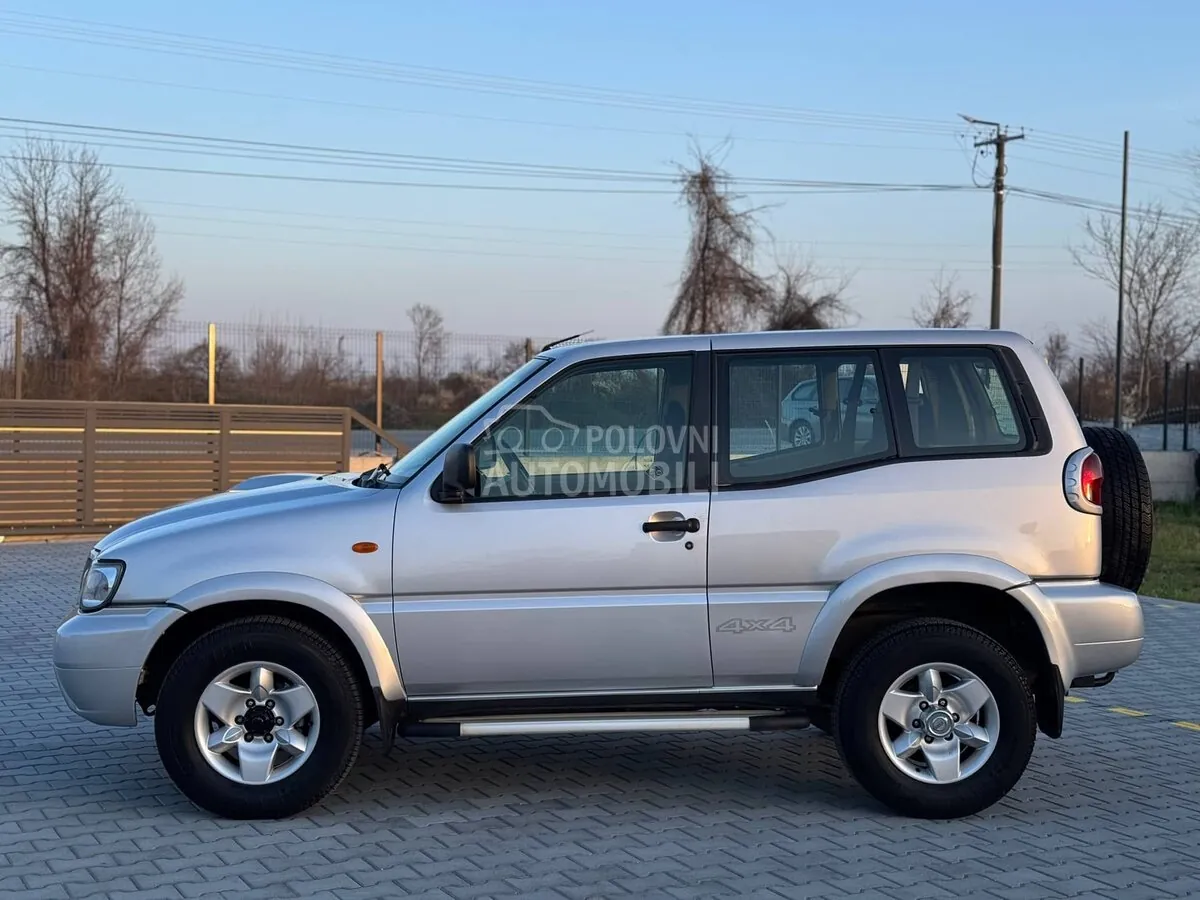 Nissan Terrano 2002 photo 5