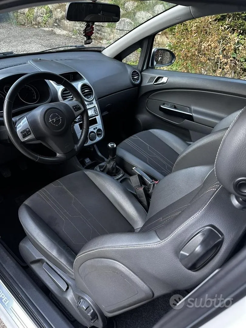 Opel Corsa 2012 photo 3