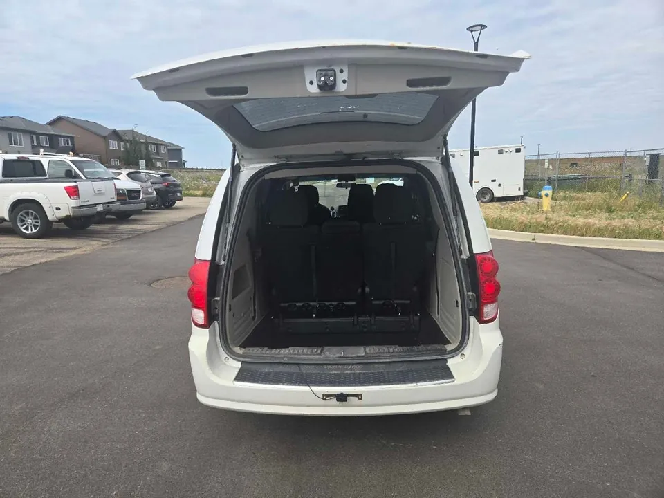 Dodge Grand Caravan 2014 photo 3