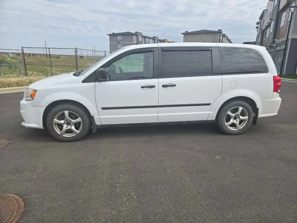 Dodge Grand Caravan 2014 photo 2