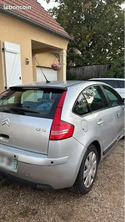 Citroen C4 2010 photo 2