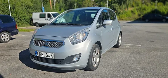 Kia Venga 2011 photo 2