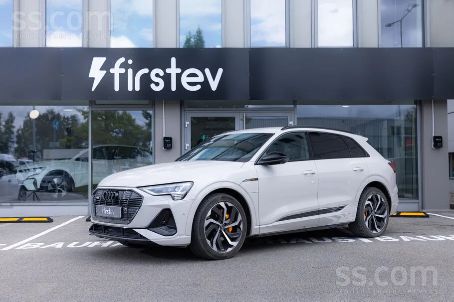 Audi E-Tron 55