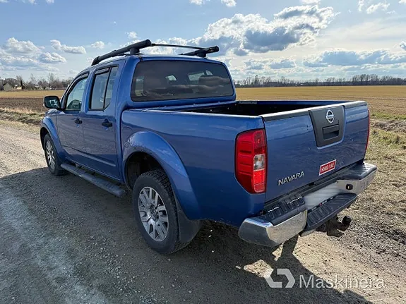 Nissan Navara 2011 photo 4