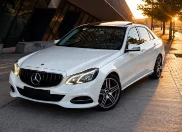 Mercedes-Benz E200