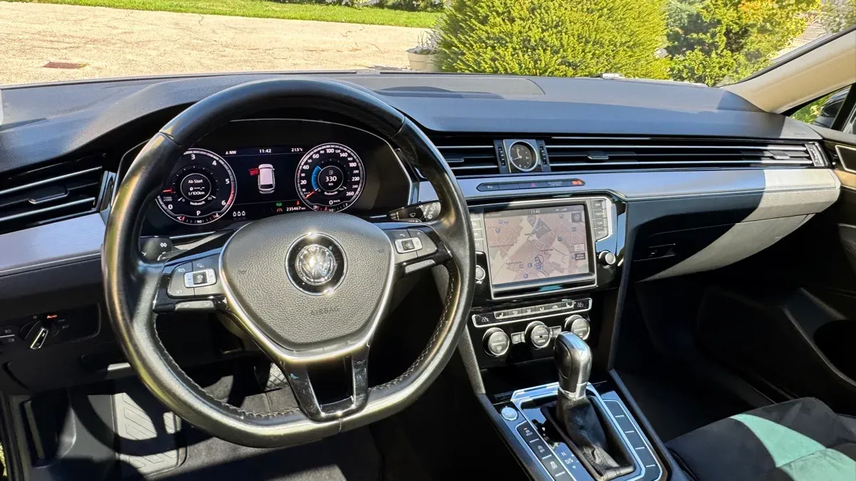 Volkswagen Passat 2015 photo 2
