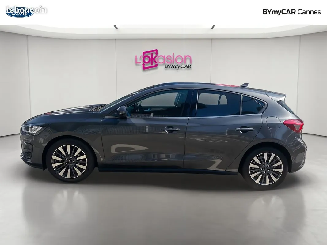 Ford Focus 2022 photo 2