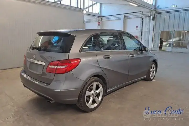 Mercedes-Benz B 180 2013 photo 4