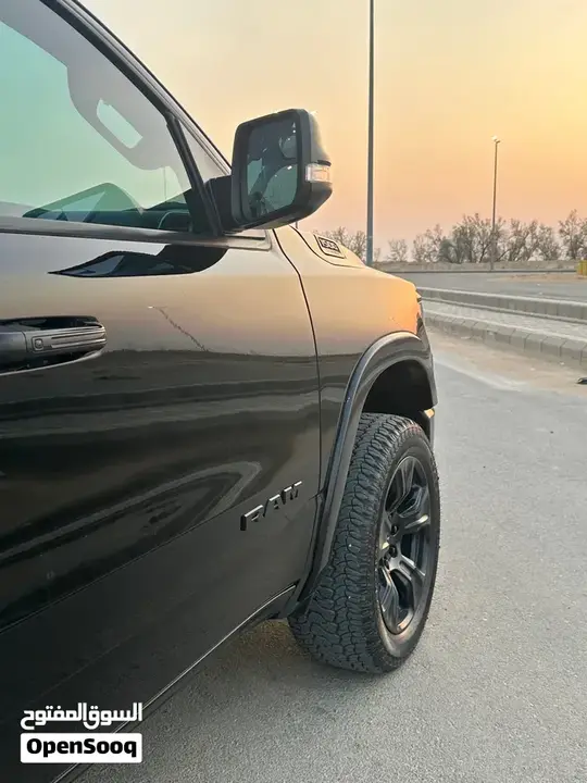 Dodge Ram Laramie 2022 photo 4