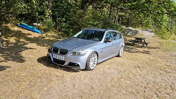BMW 325D 2010 photo 2