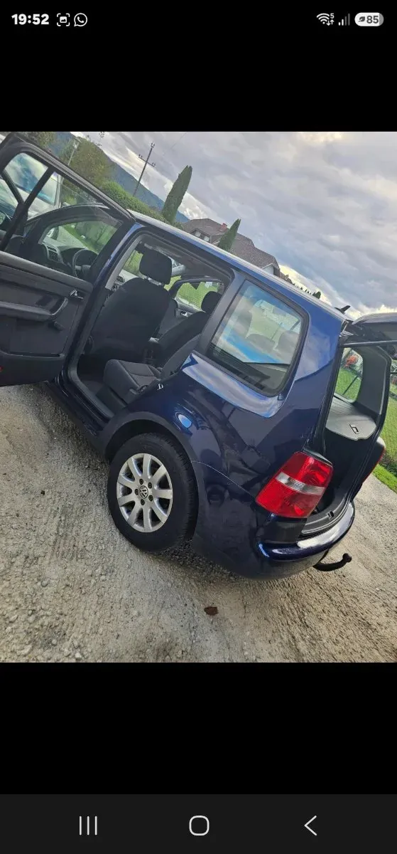 Volkswagen Touran 2004 photo 2