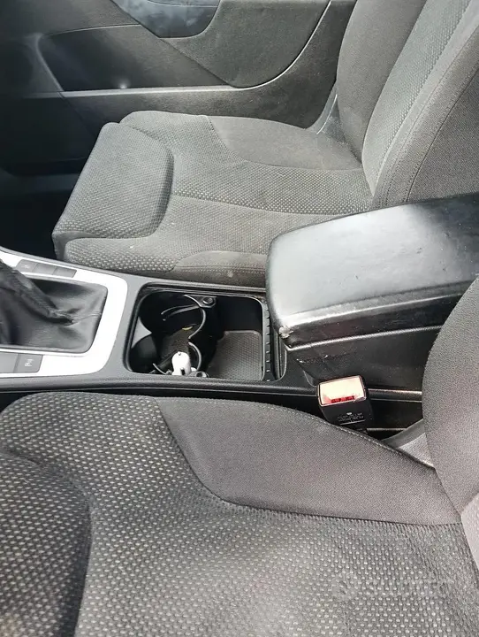 Volkswagen Passat 2009 photo 2