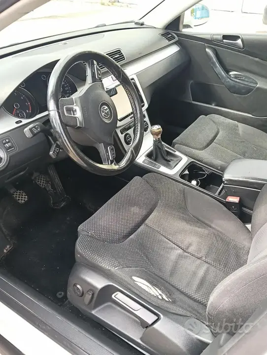 Volkswagen Passat 2009 photo 4
