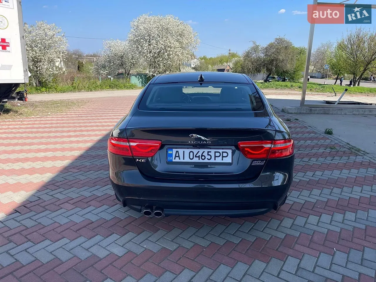 Jaguar Xe 2016 photo 5
