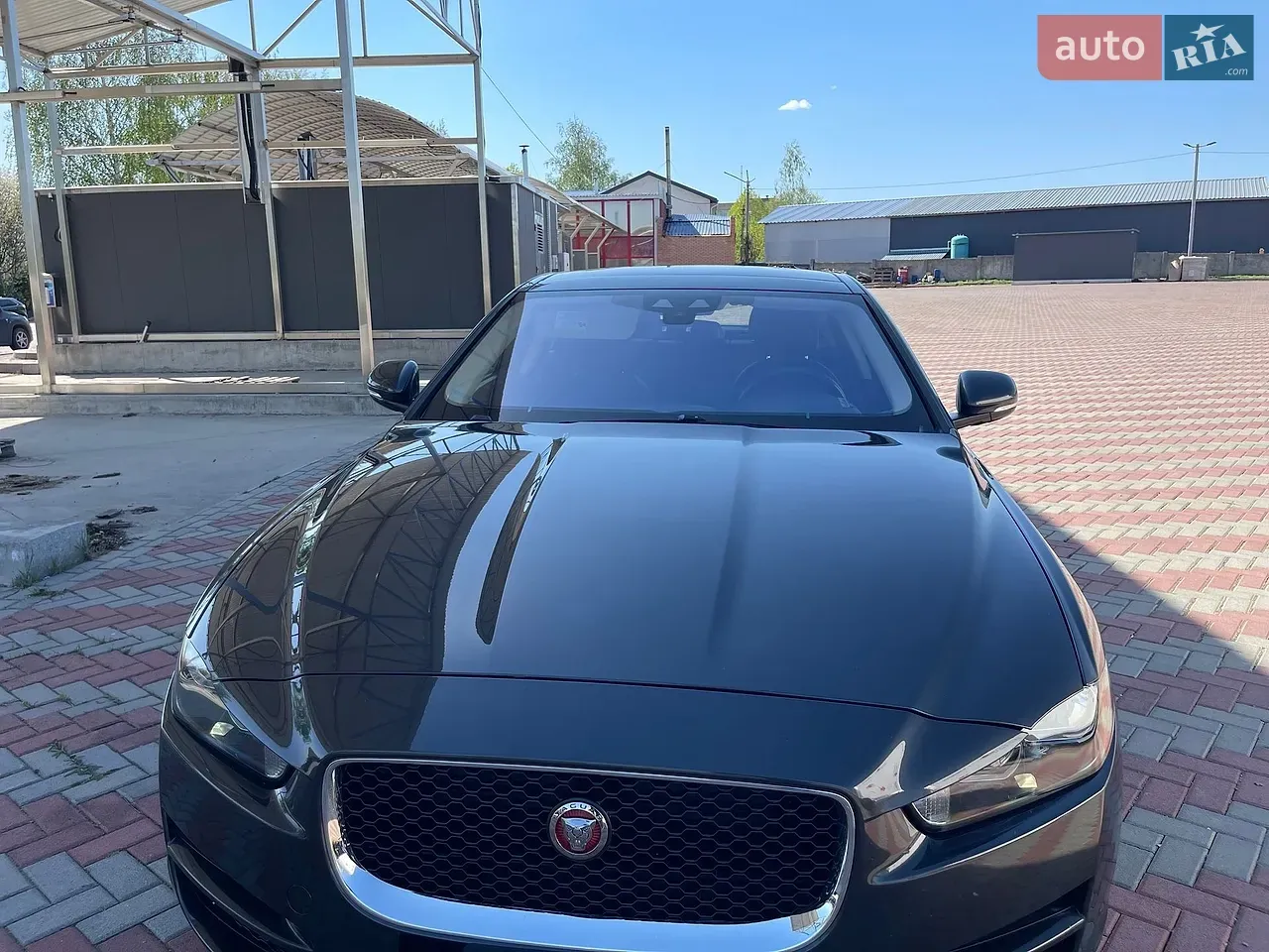 Jaguar Xe 2016 photo 2