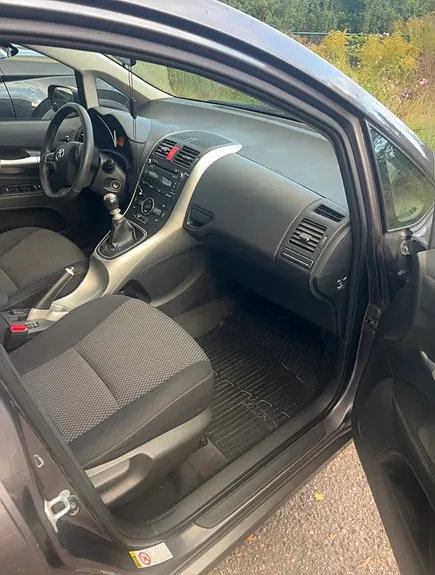 Toyota Auris 2010 photo 4