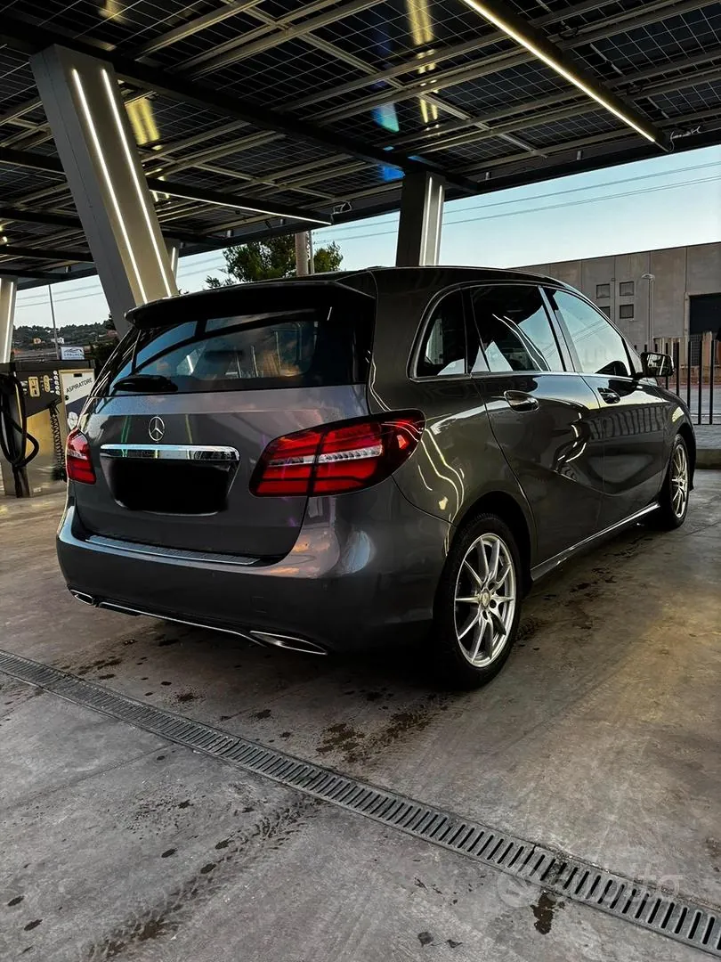 Mercedes-Benz B-Class 2016 photo 2