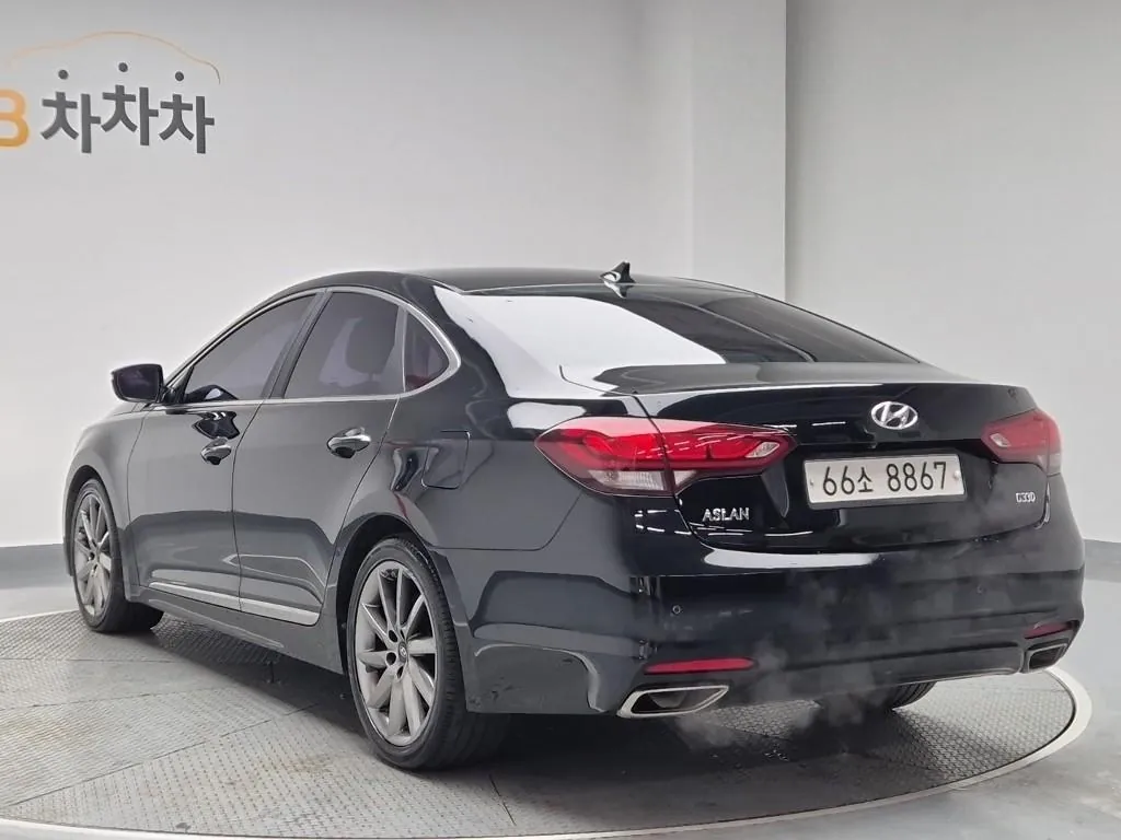 Hyundai Genesis 2015 photo 2